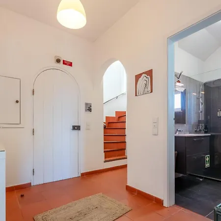 Ocean View 3 Bdr House With Patio By Lovelystay * Porches (Algarve)