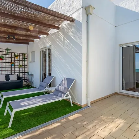 Holiday home Ocean View 3 Bdr House With Patio By Lovelystay *
